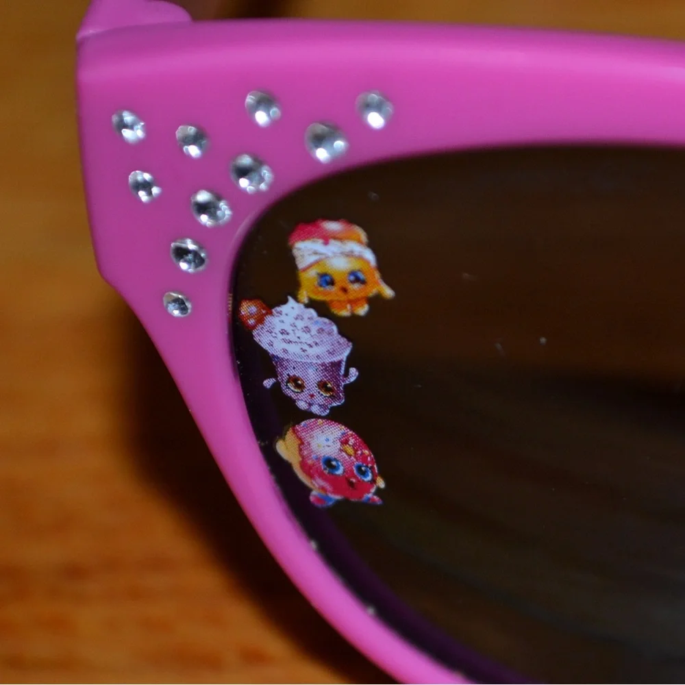Youth girls Shopkins sunglasses and carrying case